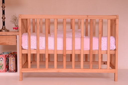 solidne łóżko dla dziecka